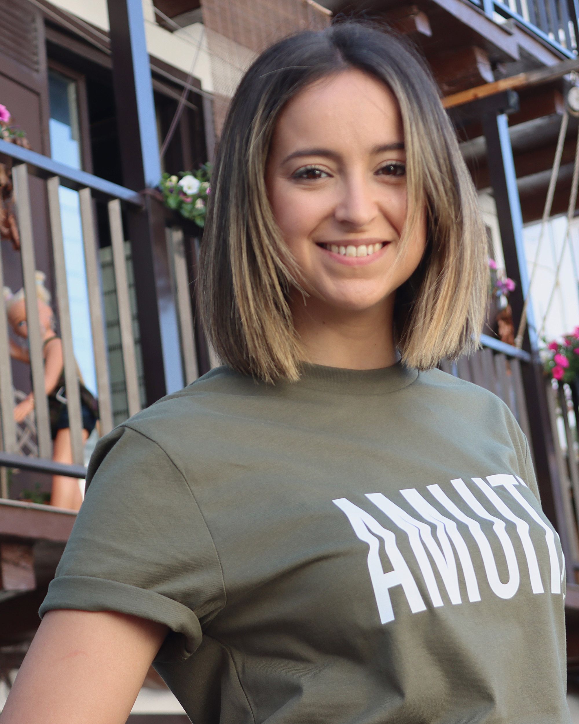CAMISETA-AMUITZ-KAKI-04