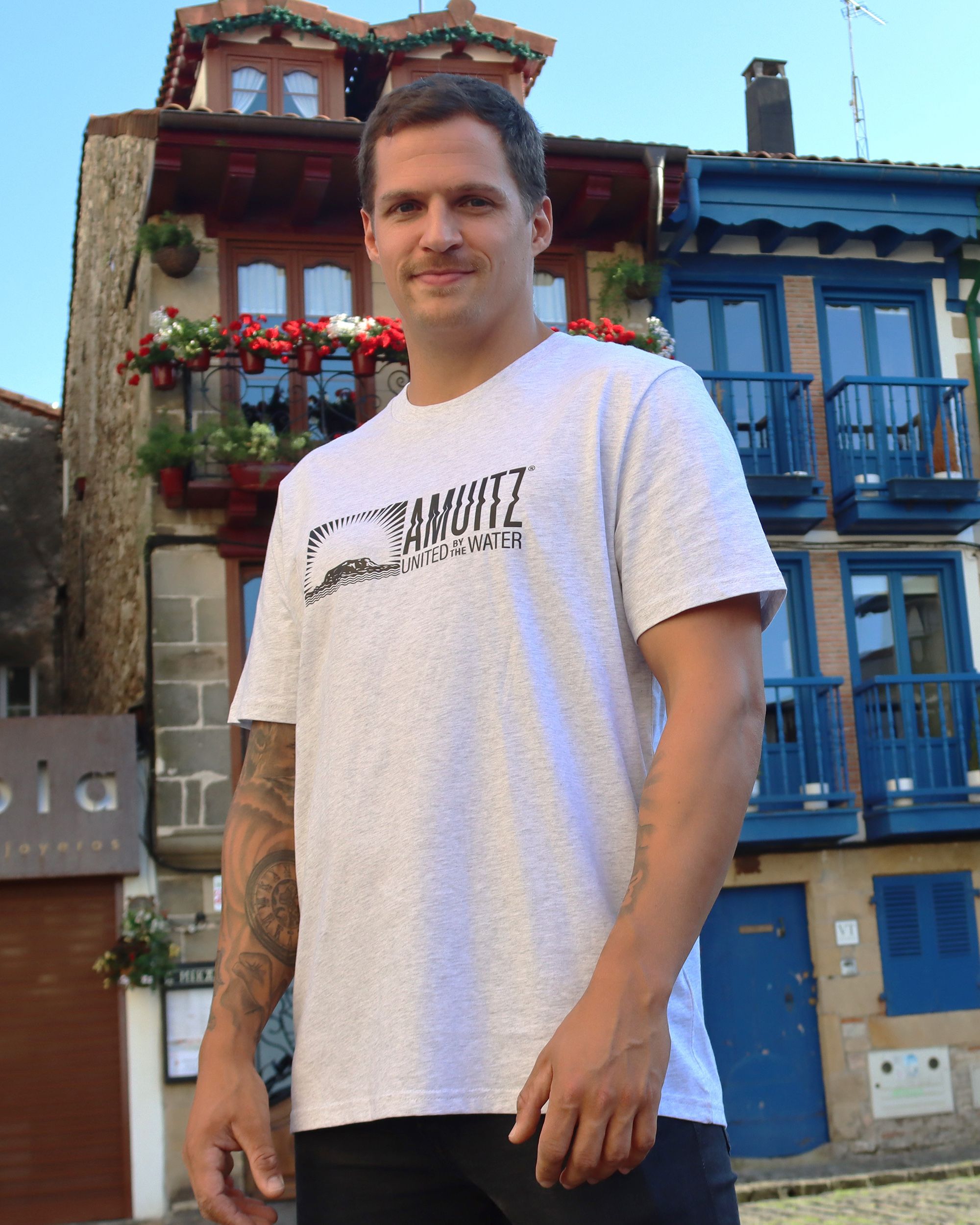 CAMISETA-AMUITZ-UNITED-GRIS-CREMA-03